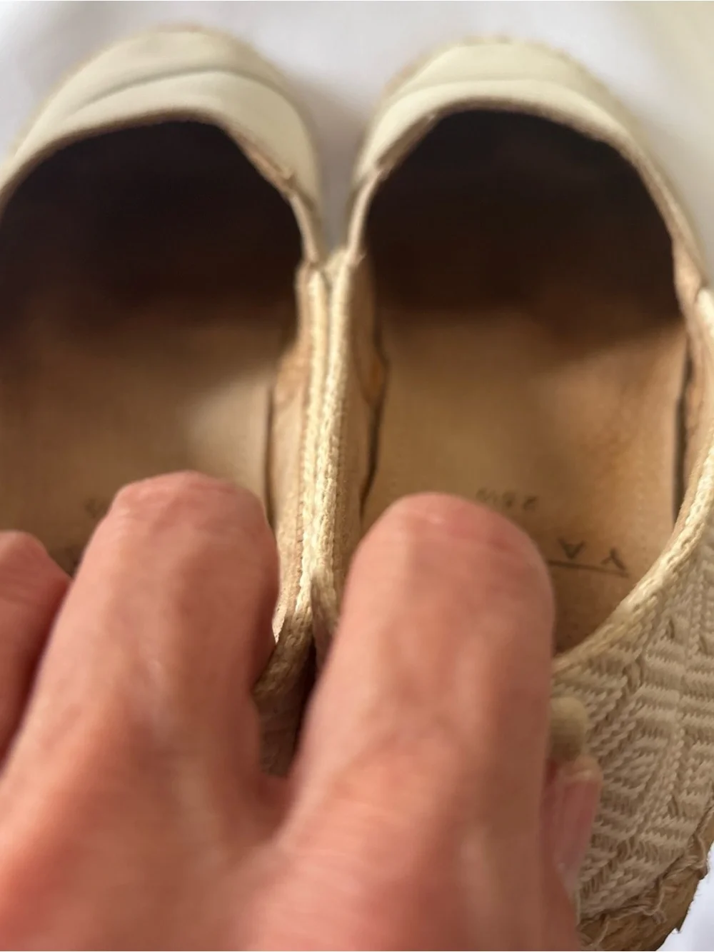 YAYA’S Shoes Women’s Size 25.5 Beige Pattern Canvas Espadrille Flats Heel Loops